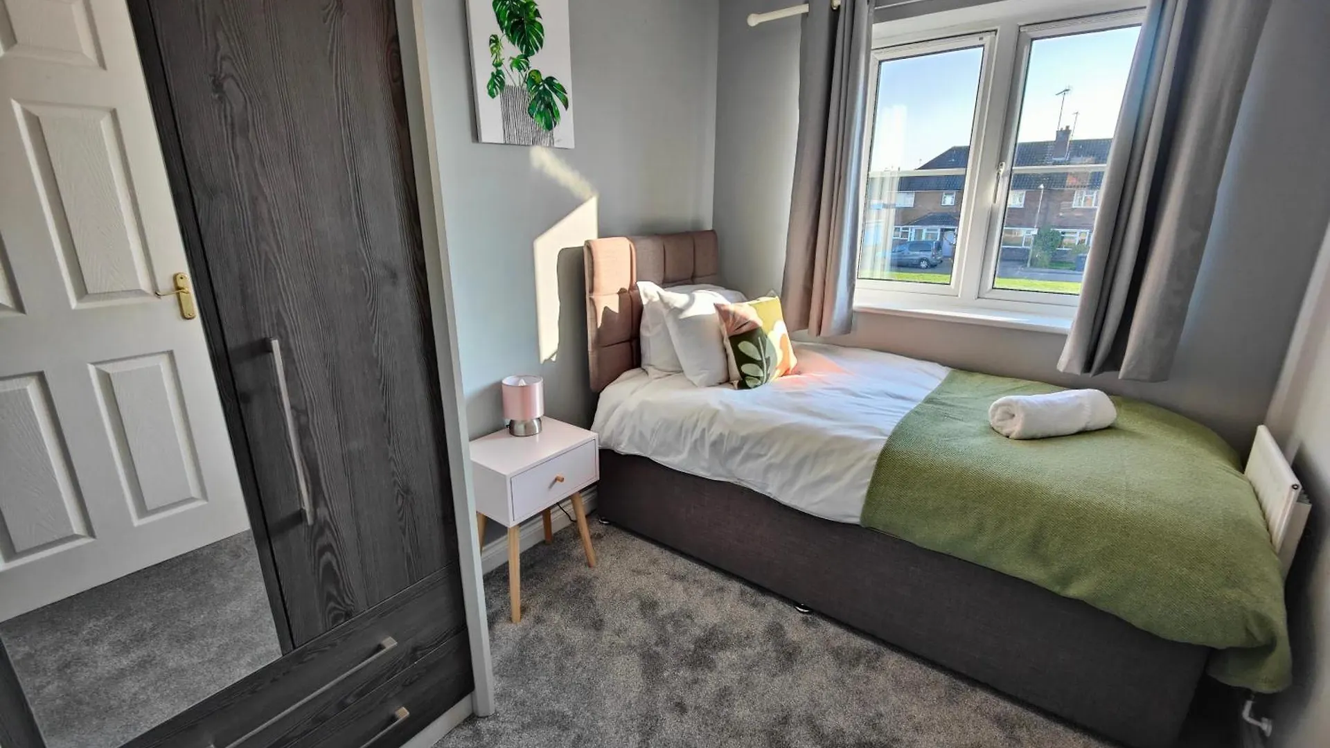 Cedar - Awayonbusiness Villa Eastleigh 0*,  United Kingdom